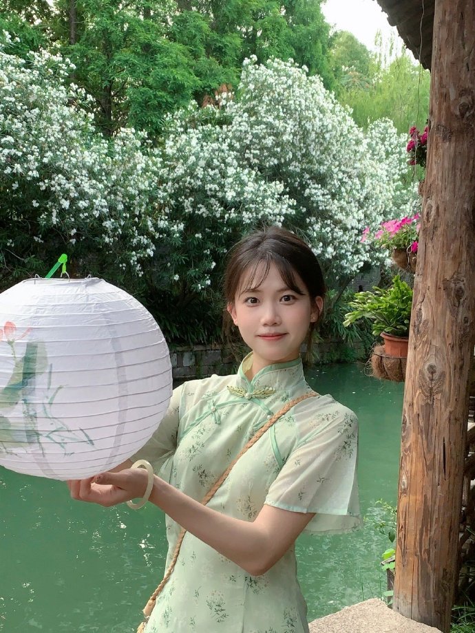 坚如磐石 封面